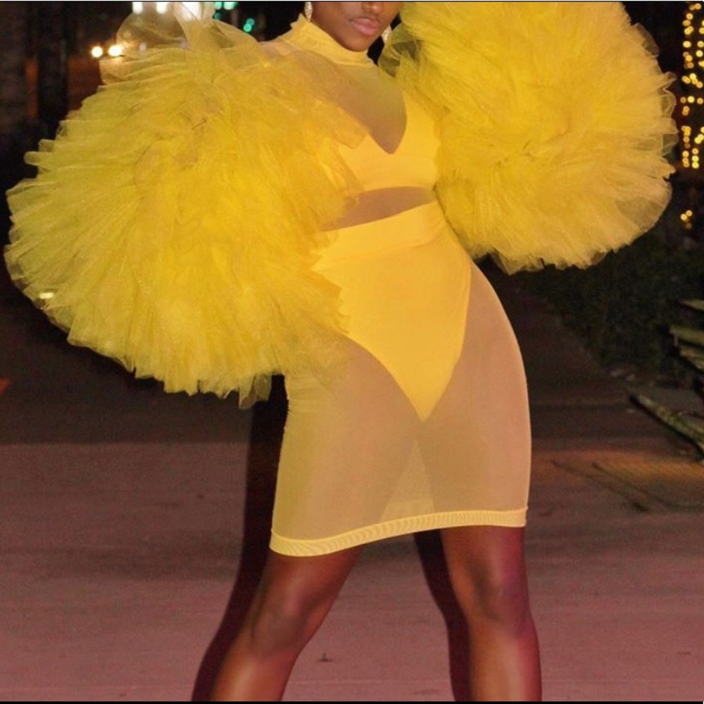 Yellow tulle sleeve dress